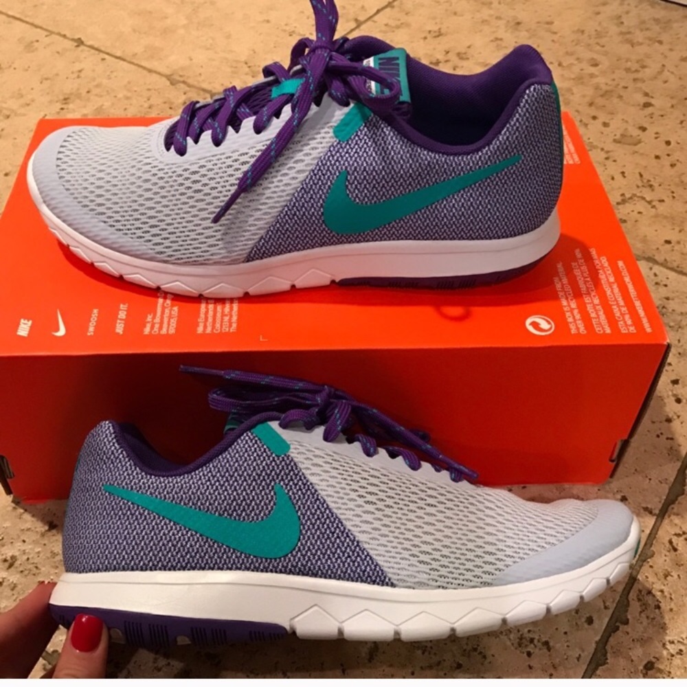 NWT Nike Flex Experience RN 5 Running Shoes